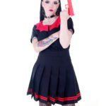 Pollera tablas negra con linea roja