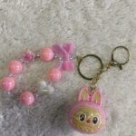 Llavero labubu rosa pastel
