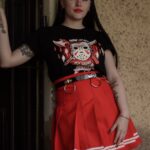 Pollera tablas roja con lineas blancas