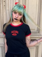 Remera Baby Tee Satana Bordada - Imagen 2