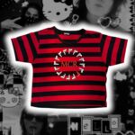 Crop top rayado MCR logo brazalete