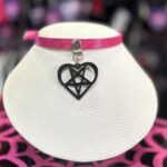 Choker fino corazon pentagrama